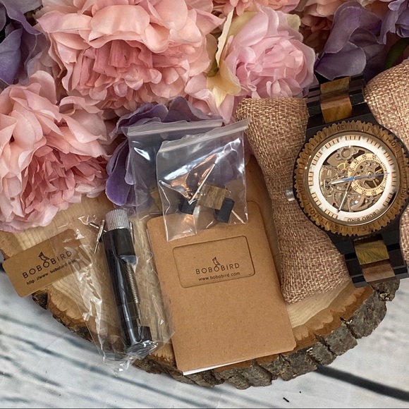 Luxury 100% Handmade Ebony and Sandalwood Automatic Kinetic Skeleton Watch - Picture 15 of 16